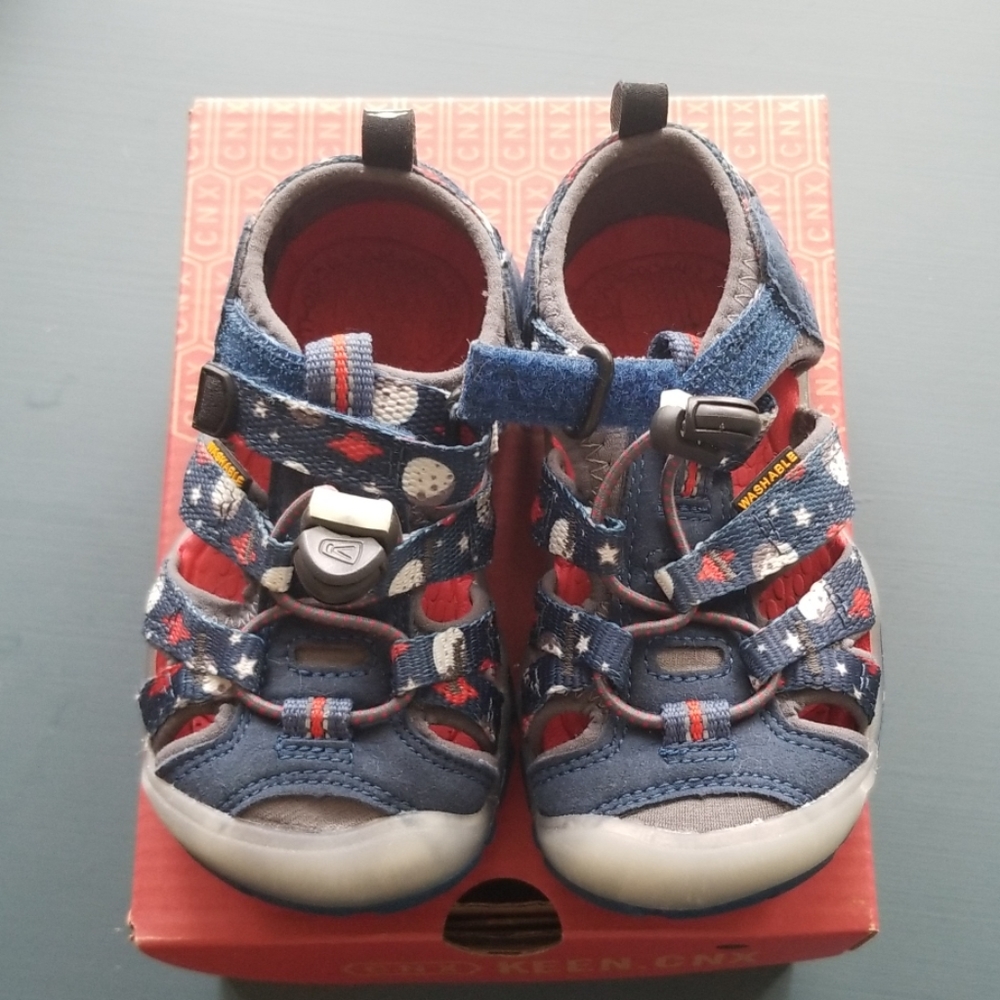 Keen boys shoe